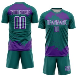Frammento di uniforme astratta da calcio, maglia da calcio viola-verde acqua e bianca, arte personalizzata
