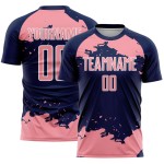 Maglia da calcio personalizzata con stampa a sublimazione, motivo astratto rosa-bianco blu navy, frammento d'arte di medie dimensioni